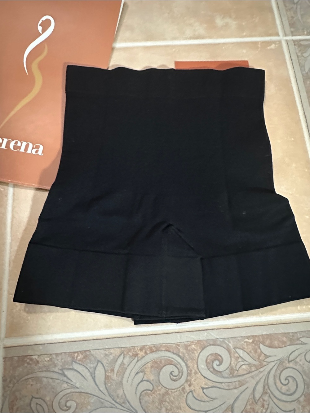 Werena Women's Black Bike Shorts - Seamless Stretch - Picture 2 of 5